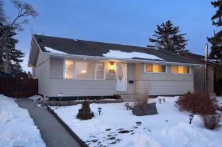 Alpine Elegance Modern 2BR Suite - Holiday Home - 4