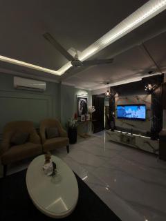 Luxury 1 Bedroom Apartment Bahria Town Lahore Kitchen Free WiFi Self Check In & Free Parking - 3