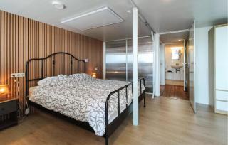 Lovely Home In Kropswolde With House Sea View - 5