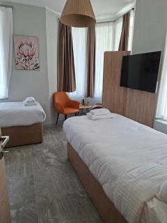 Enza Suites - 7