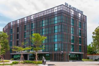 บีบี กลาสเฮ้าส์ ฉะเชิงเทรา2 BB Glass House Chachoengsao Hotel - 0