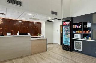 Comfort Inn & Suites Sturbridge-Brimfield - 6