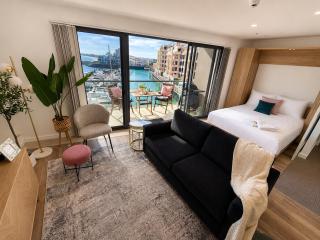 Luxury Glenelg Marina Retreat | Sheltered Balcony - 1