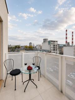 Lumina I Family 2BR Apartment I with Balcony I Parking - 7