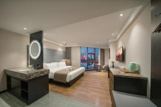 Holiday River View Hotel,Hongya Cave,Jiefangbei,Chongqing - 9
