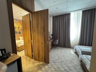 Imam Bukhari Grand Hotel - 9