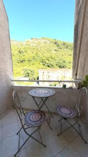 Bright studio for two with a mountain view - 5