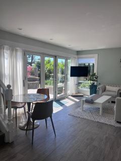 2BR 2Bath Suite - Ocean View Deck - Walk to Beach - 8