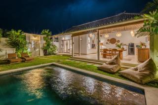1BR Romantic Villa Lojo with Private Pool - 0