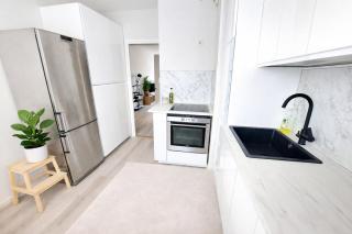 Great location, AC, Parking, EV loading, WIFI - 3