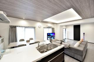 Room 701 Large 3LDK 98sqm Near Namba Big Balcony Ideal for Groups and Long Stay - 9