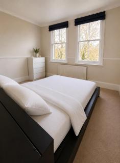 Stylish 2-Bed Apartment in West Dulwich - 2