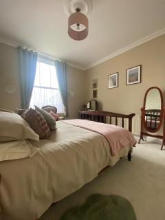 Stunning Ramsgate Seaview Flat, Short Walk to Beach, Harbour - 1