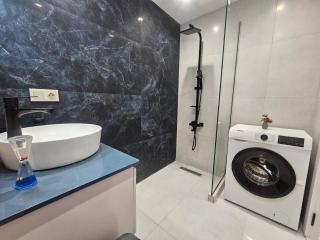 Avangard Brand-New Luxury Studio with River View Old Tbilisi - 2