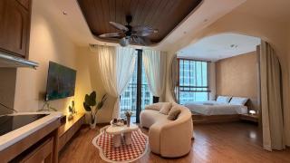 Stylish Premium Residence 2-Bedroom with Sunset View at Vinhomes Green Bay Hanoi - 0