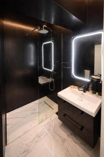 The Athenian Pearl - 3
