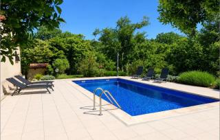 Amazing Home In Méjannes-Le-Clap - 0