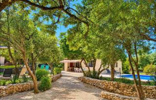 Amazing Home In Méjannes-Le-Clap - 4