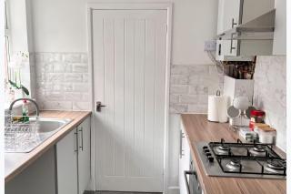 House - Sleeps 8 - Parking - 6