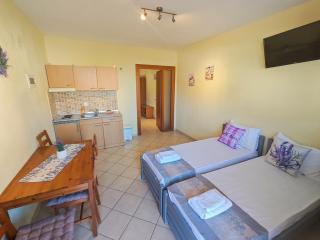 Lavender Apartments - 3