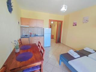 Lavender Apartments - 6