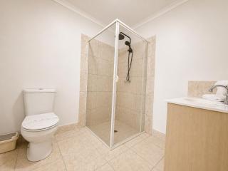 Pet Friendly close to Mooloolaba Sleeps 6 - 1