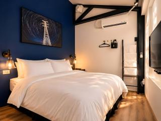 Twilight House - 3