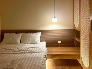 Comfortable Luxury 2-Bedroom Apartment Near National Convention Center Hanoi Vietnam Area - 8