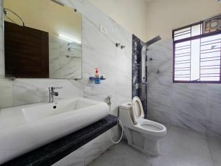 Meerah Mahal Entire Luxurious Aqua Golf Villa 32 - 5