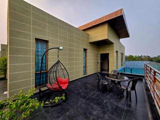 Meerah Mahal Entire Luxurious Aqua Golf Villa 32 - 9