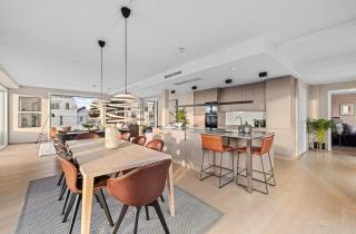 Luxury 3 bed superb view - 9