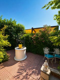 Mediterranean Resort with Garden, 500m from the Sea - 1