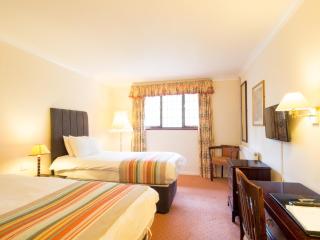 The Devil's Punchbowl Hotel - 1