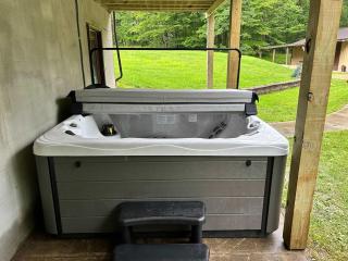 Spacious Log cabin with Hot Tub, Fitepit, BBQ, Pickleball - 5