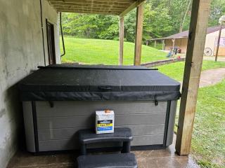 Spacious Log cabin with Hot Tub, Fitepit, BBQ, Pickleball - 6