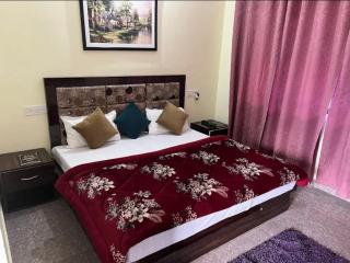 Hotel AAA And Restaurant - 1