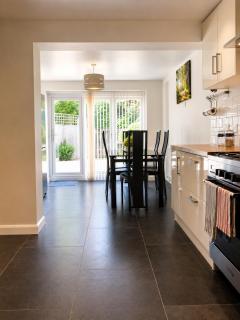 Charming semi-detached in an exclusive cul de sac - 8