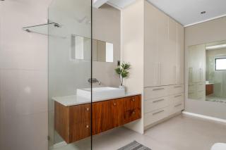 Stylish Island Villa - 1