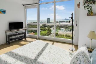CN Tower Lux Suites - GYM - Pool - Hot Tub - Yoga - 6