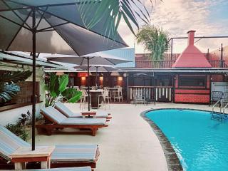 TRR3 Apt near Beach with Fine Cuisine & Pool - 0