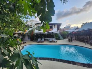 TRR3 Apt near Beach with Fine Cuisine & Pool - 6