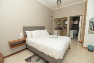 The Valley Guesthouse - Cottage 1 Self Catering - 4
