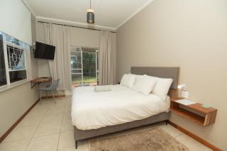 The Valley Guesthouse - Cottage 1 Self Catering - 3