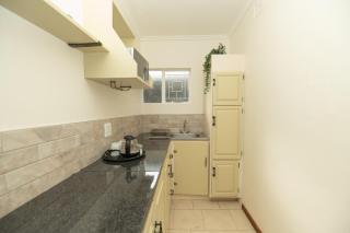 The Valley Guesthouse - Cottage 2 Self-Catering - 8