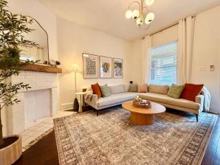 Mass Ave Walk Everywhere 6 BDRM - 2