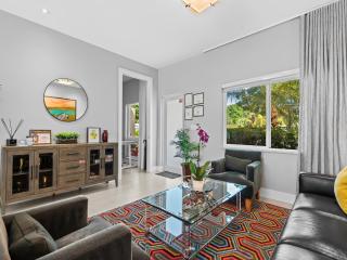 Heated Pool Modern Spacious Waterway Home Offering Comfort Style and Total Relaxation - 4