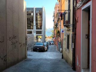 Cagliari Downtown Retreat - Vista Porto - Nel cuore autentico di Cagliari - 4