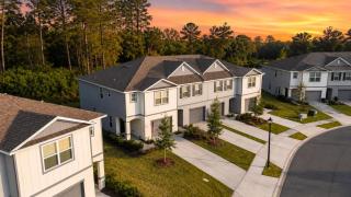 Spacious Jacksonville Townhome 3 Bedrooms Sleeps 6 - 7