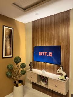 Luxury 1BR Haven, Self Check-In, Bahria Town - 1