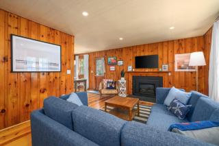 Chic Coastal Cottage Near Beach - Dennis Port - 8